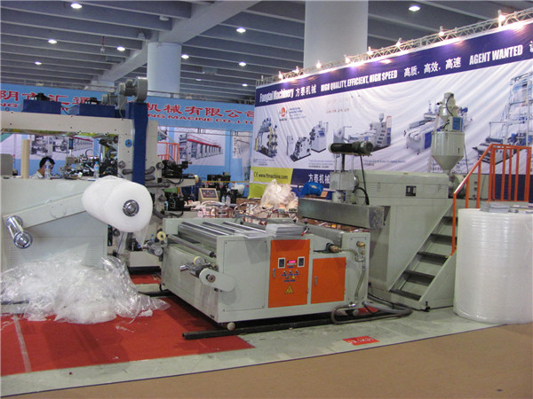 FTPE-1200-1300 聚乙烯氣泡膜機組